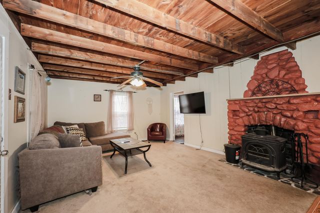 6 Milford Street, Amherst, NH 03031