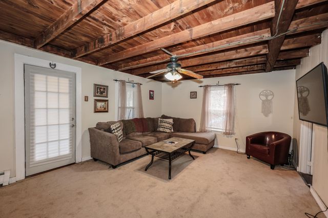 6 Milford Street, Amherst, NH 03031