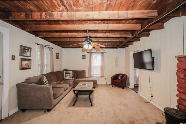 6 Milford Street, Amherst, NH 03031