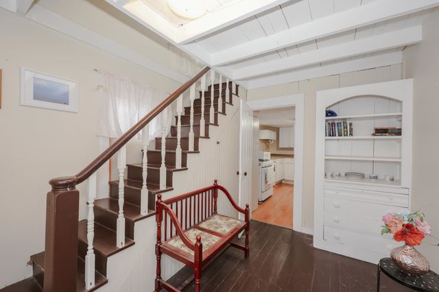 6 Milford Street, Amherst, NH 03031