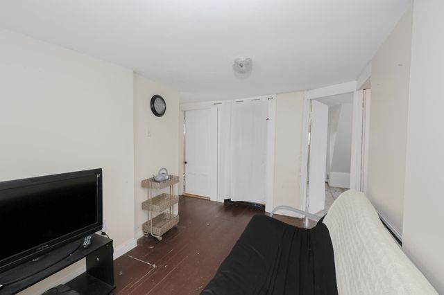 6 Milford Street, Amherst, NH 03031