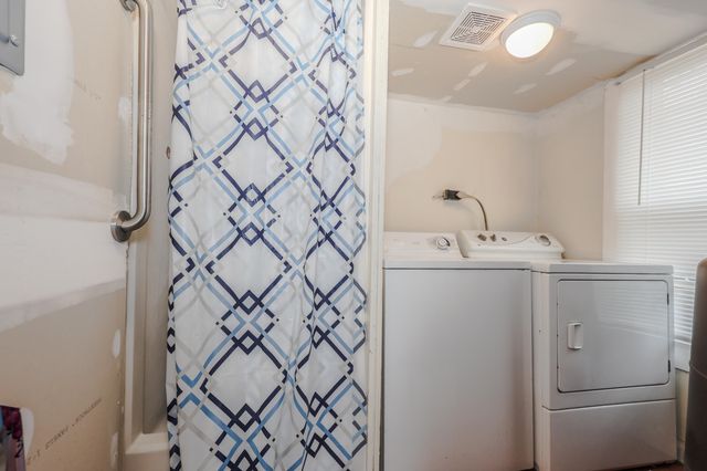 6 Milford Street, Amherst, NH 03031