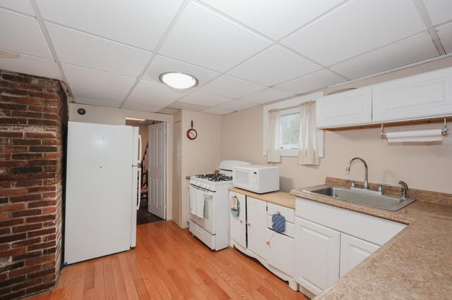 6 Milford Street, Amherst, NH 03031