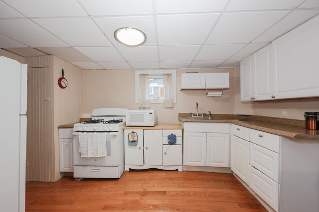 6 Milford Street, Amherst, NH 03031