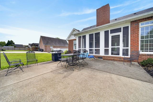 123 Ewing Dr, Portland, TN 37148