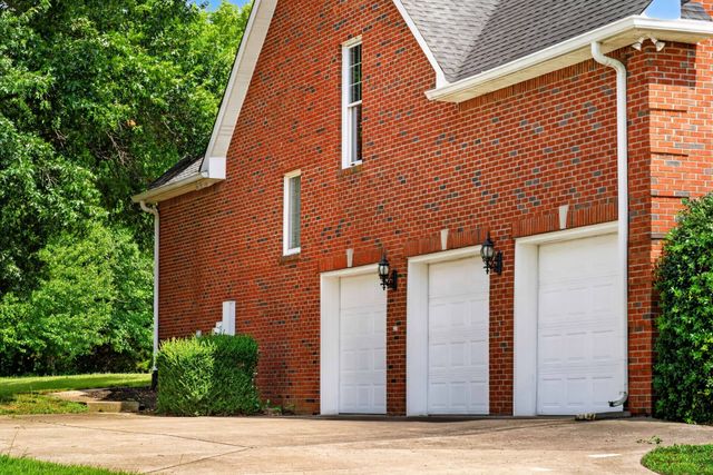 123 Ewing Dr, Portland, TN 37148