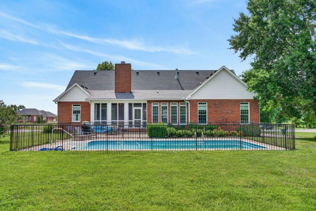 123 Ewing Dr, Portland, TN 37148