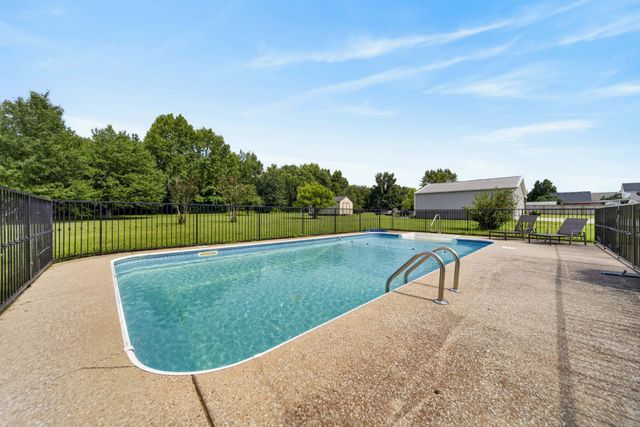 123 Ewing Dr, Portland, TN 37148