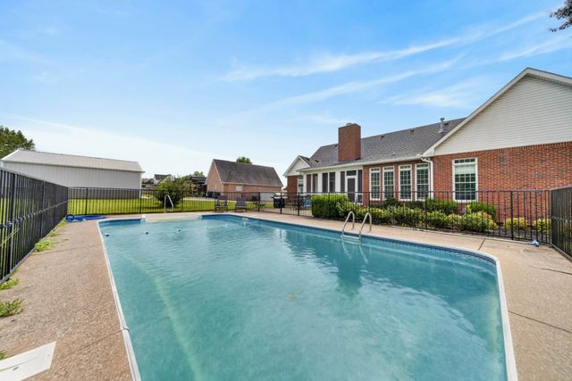 123 Ewing Dr, Portland, TN 37148