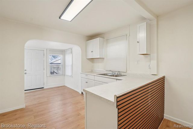 7350 Globe Street, Detroit, MI 48238