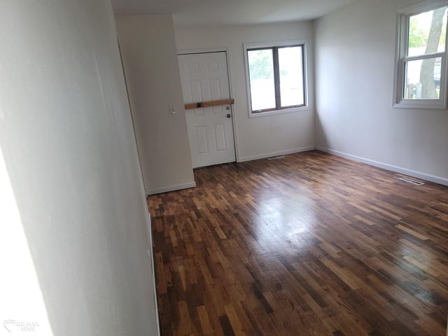 1234 Huron Street, Flint, MI 48507