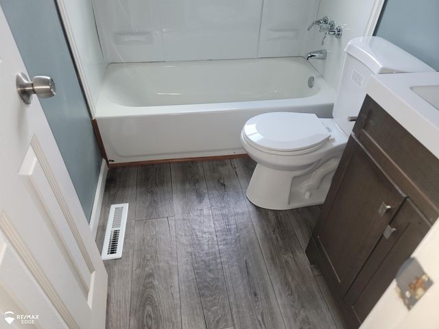 1234 Huron Street, Flint, MI 48507