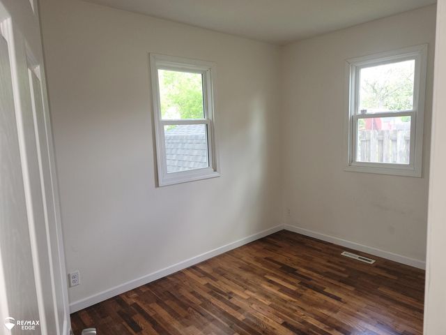 1234 Huron Street, Flint, MI 48507