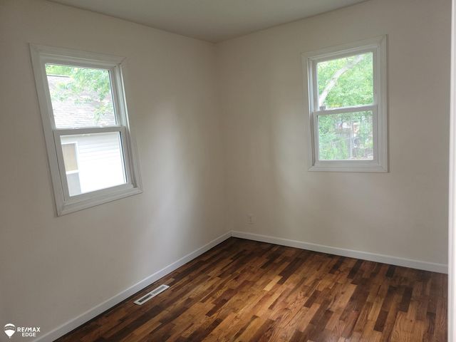 1234 Huron Street, Flint, MI 48507