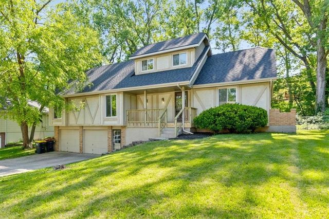 5605 Verlin Drive, Parkville, MO 64152
