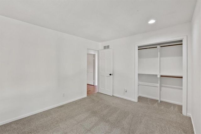5605 Verlin Drive, Parkville, MO 64152
