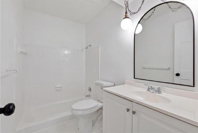 5605 Verlin Drive, Parkville, MO 64152