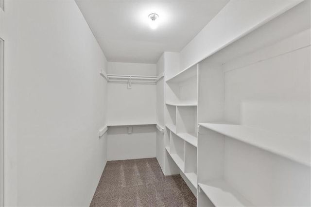 5605 Verlin Drive, Parkville, MO 64152