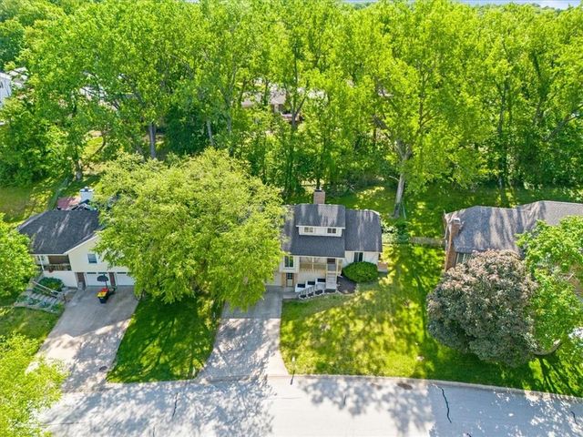 5605 Verlin Drive, Parkville, MO 64152