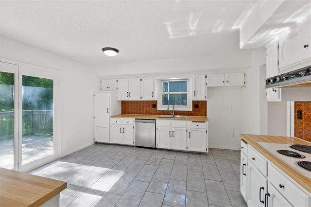 5605 Verlin Drive, Parkville, MO 64152