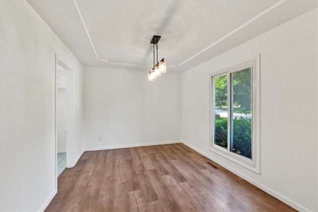5605 Verlin Drive, Parkville, MO 64152