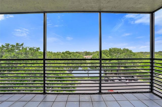 901 Colony Point Circle 501, Pembroke Pines, FL 33026