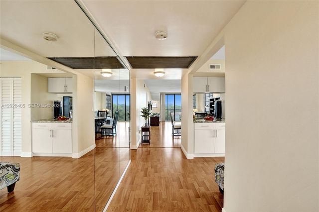 901 Colony Point Circle 501, Pembroke Pines, FL 33026