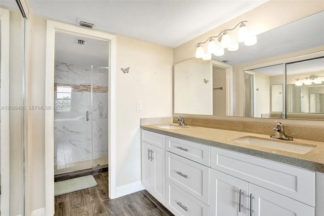901 Colony Point Circle 501, Pembroke Pines, FL 33026