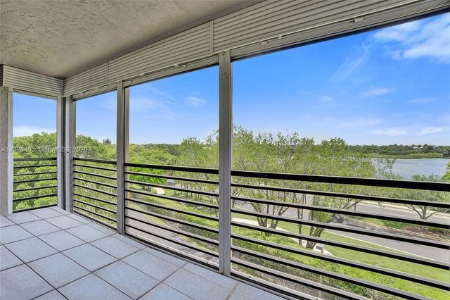901 Colony Point Circle 501, Pembroke Pines, FL 33026