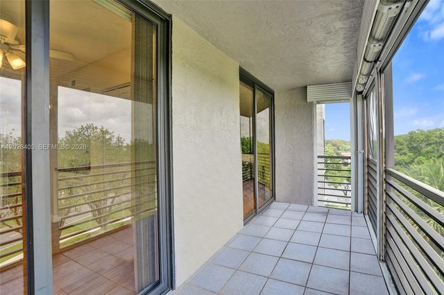 901 Colony Point Circle 501, Pembroke Pines, FL 33026