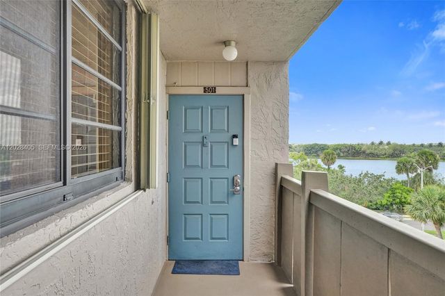 901 Colony Point Circle 501, Pembroke Pines, FL 33026