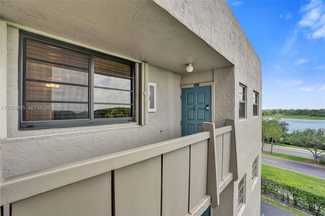 901 Colony Point Circle 501, Pembroke Pines, FL 33026