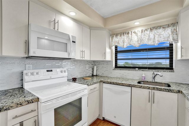 901 Colony Point Circle 501, Pembroke Pines, FL 33026