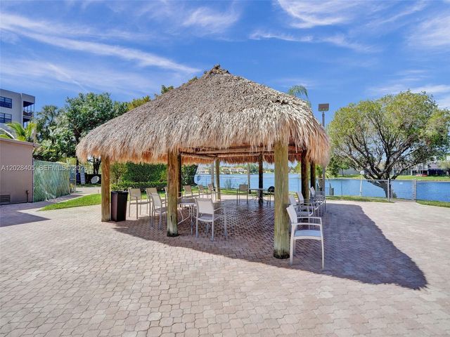 901 Colony Point Circle 501, Pembroke Pines, FL 33026