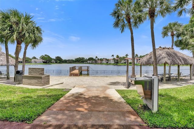 901 Colony Point Circle 501, Pembroke Pines, FL 33026