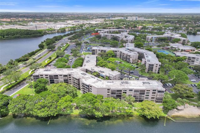 901 Colony Point Circle 501, Pembroke Pines, FL 33026