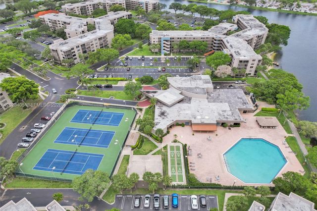 901 Colony Point Circle 501, Pembroke Pines, FL 33026