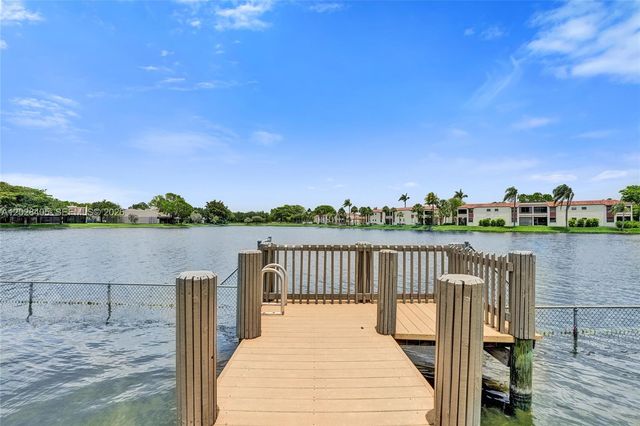 901 Colony Point Circle 501, Pembroke Pines, FL 33026