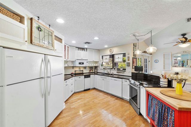 1963 Hartford Way, Coral Springs, FL 33071