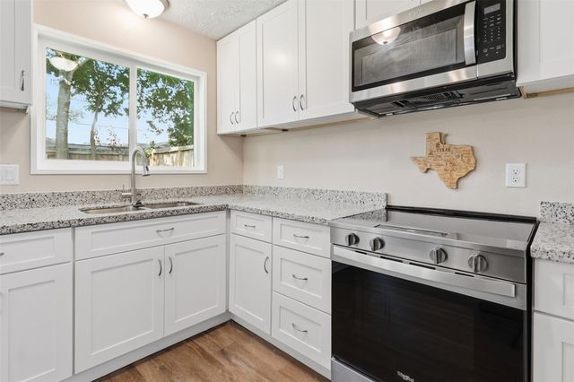 4767 Beechaven St, Houston, TX 77053