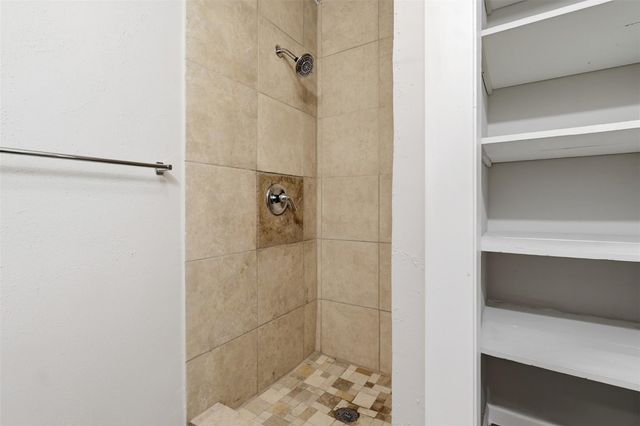 4767 Beechaven St, Houston, TX 77053
