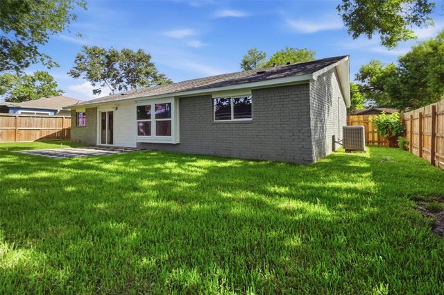 4767 Beechaven St, Houston, TX 77053