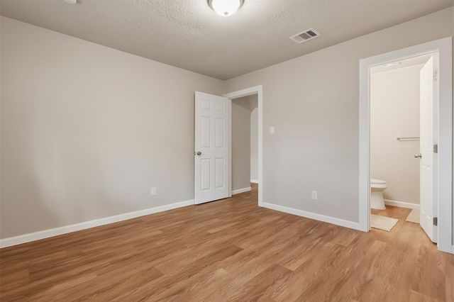 4767 Beechaven St, Houston, TX 77053