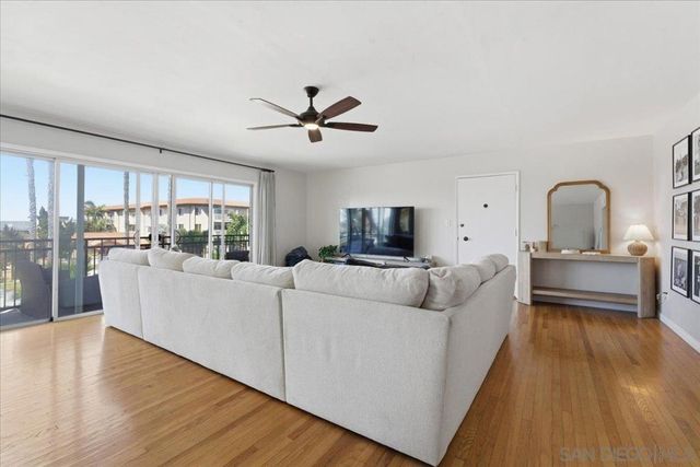 5367 La Jolla Unit 52, La Jolla, CA 92037