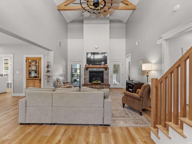 1115 Helen Court, Boonville, IN 47601