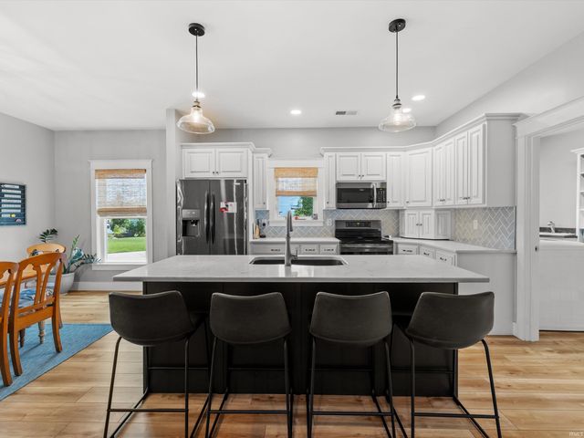 1115 Helen Court, Boonville, IN 47601