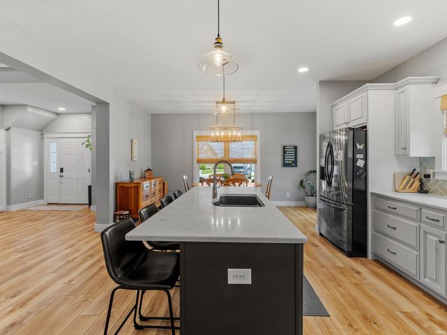 1115 Helen Court, Boonville, IN 47601