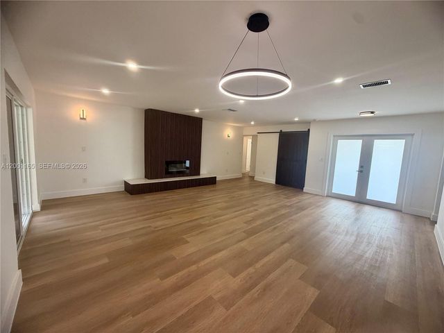 9051 SW 200th St, Cutler Bay, FL 33157