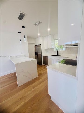 9051 SW 200th St, Cutler Bay, FL 33157