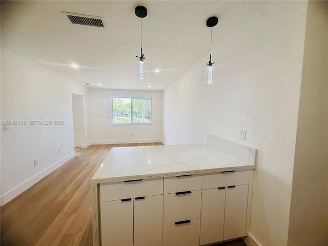 9051 SW 200th St, Cutler Bay, FL 33157